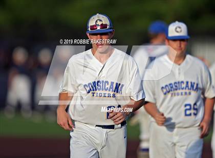 Thumbnail 1 in Corsicana vs. Lone Star (UIL 5A Regional Semifinal) photogallery.
