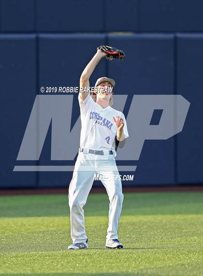 Thumbnail 2 in Corsicana vs. Lone Star (UIL 5A Regional Semifinal) photogallery.