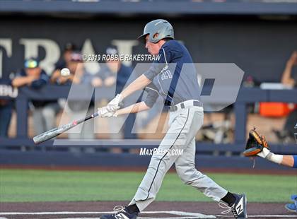 Thumbnail 2 in Corsicana vs. Lone Star (UIL 5A Regional Semifinal) photogallery.