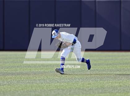 Thumbnail 1 in Corsicana vs. Lone Star (UIL 5A Regional Semifinal) photogallery.