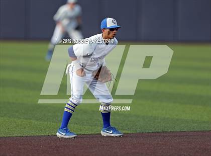 Thumbnail 1 in Corsicana vs. Lone Star (UIL 5A Regional Semifinal) photogallery.
