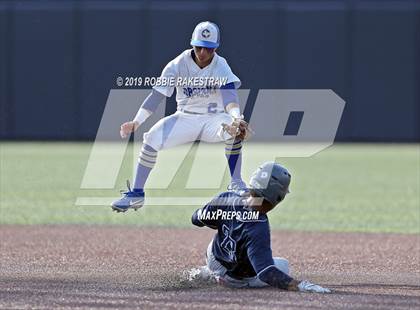 Thumbnail 1 in Corsicana vs. Lone Star (UIL 5A Regional Semifinal) photogallery.
