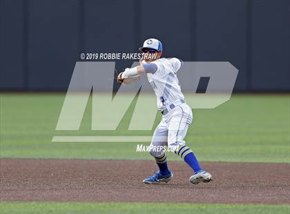 Thumbnail 1 in Corsicana vs. Lone Star (UIL 5A Regional Semifinal) photogallery.
