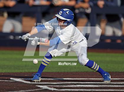 Thumbnail 2 in Corsicana vs. Lone Star (UIL 5A Regional Semifinal) photogallery.