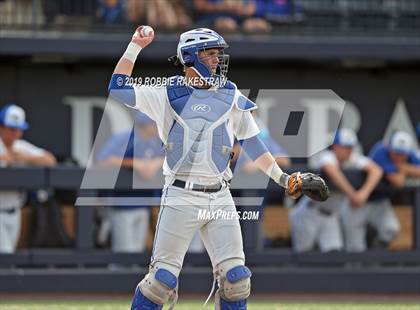 Thumbnail 3 in Corsicana vs. Lone Star (UIL 5A Regional Semifinal) photogallery.