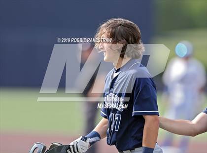 Thumbnail 3 in Corsicana vs. Lone Star (UIL 5A Regional Semifinal) photogallery.