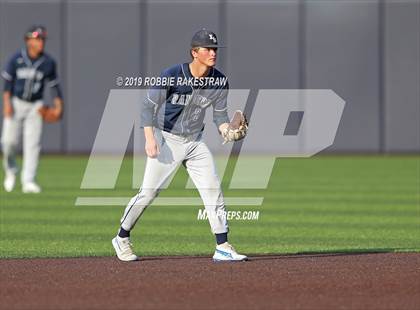 Thumbnail 2 in Corsicana vs. Lone Star (UIL 5A Regional Semifinal) photogallery.