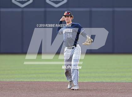 Thumbnail 3 in Corsicana vs. Lone Star (UIL 5A Regional Semifinal) photogallery.