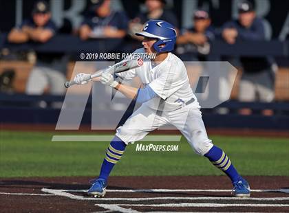 Thumbnail 3 in Corsicana vs. Lone Star (UIL 5A Regional Semifinal) photogallery.