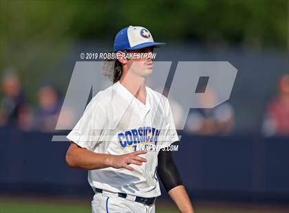 Thumbnail 3 in Corsicana vs. Lone Star (UIL 5A Regional Semifinal) photogallery.