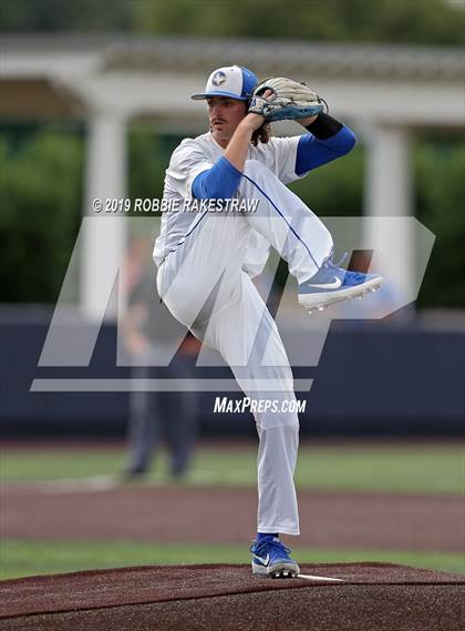 Thumbnail 1 in Corsicana vs. Lone Star (UIL 5A Regional Semifinal) photogallery.