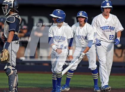 Thumbnail 2 in Corsicana vs. Lone Star (UIL 5A Regional Semifinal) photogallery.