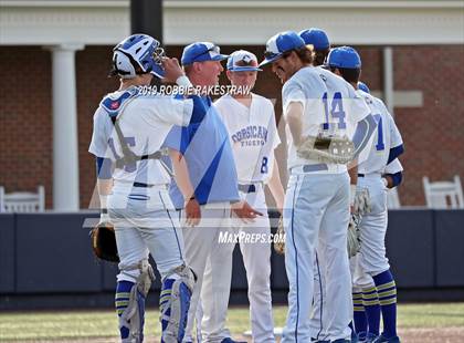 Thumbnail 1 in Corsicana vs. Lone Star (UIL 5A Regional Semifinal) photogallery.