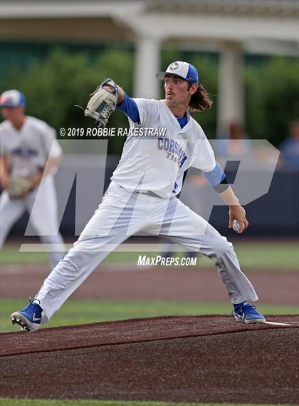 Thumbnail 3 in Corsicana vs. Lone Star (UIL 5A Regional Semifinal) photogallery.