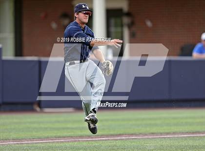 Thumbnail 2 in Corsicana vs. Lone Star (UIL 5A Regional Semifinal) photogallery.