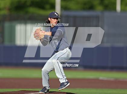 Thumbnail 1 in Corsicana vs. Lone Star (UIL 5A Regional Semifinal) photogallery.