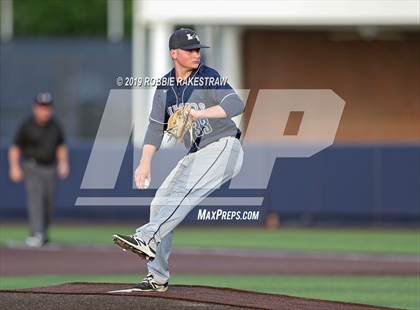 Thumbnail 1 in Corsicana vs. Lone Star (UIL 5A Regional Semifinal) photogallery.