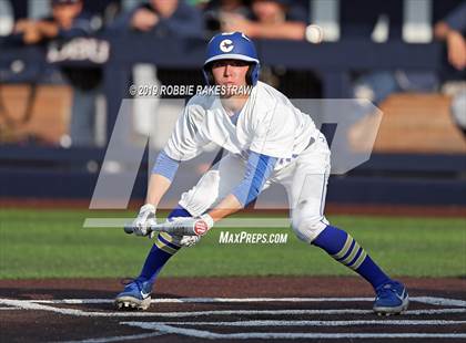 Thumbnail 2 in Corsicana vs. Lone Star (UIL 5A Regional Semifinal) photogallery.
