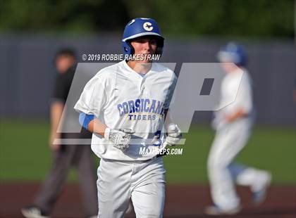 Thumbnail 3 in Corsicana vs. Lone Star (UIL 5A Regional Semifinal) photogallery.
