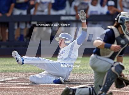 Thumbnail 3 in Corsicana vs. Lone Star (UIL 5A Regional Semifinal) photogallery.
