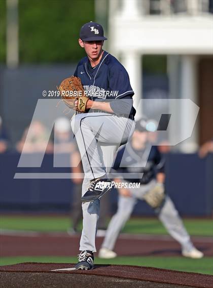 Thumbnail 2 in Corsicana vs. Lone Star (UIL 5A Regional Semifinal) photogallery.