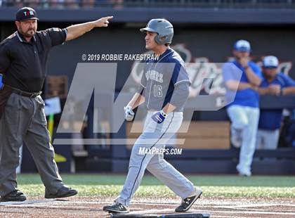 Thumbnail 3 in Corsicana vs. Lone Star (UIL 5A Regional Semifinal) photogallery.