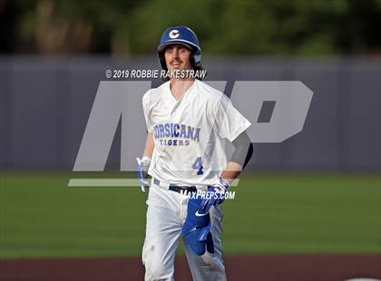 Thumbnail 3 in Corsicana vs. Lone Star (UIL 5A Regional Semifinal) photogallery.