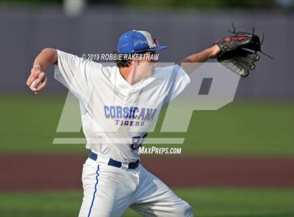 Thumbnail 1 in Corsicana vs. Lone Star (UIL 5A Regional Semifinal) photogallery.