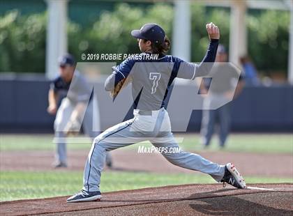 Thumbnail 1 in Corsicana vs. Lone Star (UIL 5A Regional Semifinal) photogallery.