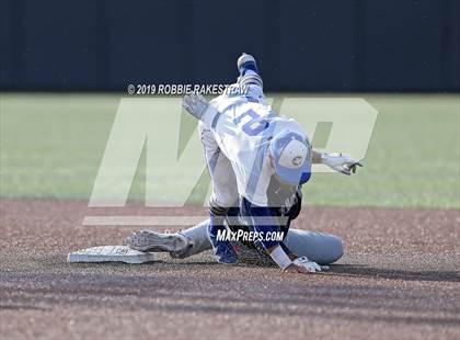 Thumbnail 1 in Corsicana vs. Lone Star (UIL 5A Regional Semifinal) photogallery.