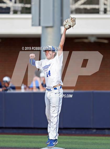 Thumbnail 1 in Corsicana vs. Lone Star (UIL 5A Regional Semifinal) photogallery.