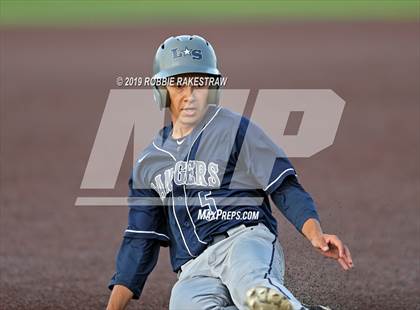 Thumbnail 1 in Corsicana vs. Lone Star (UIL 5A Regional Semifinal) photogallery.