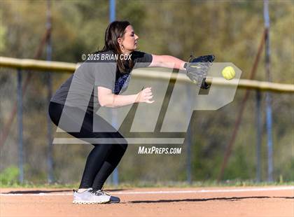 Thumbnail 1 in Mountainburg @ Cotter (Game 2) photogallery.