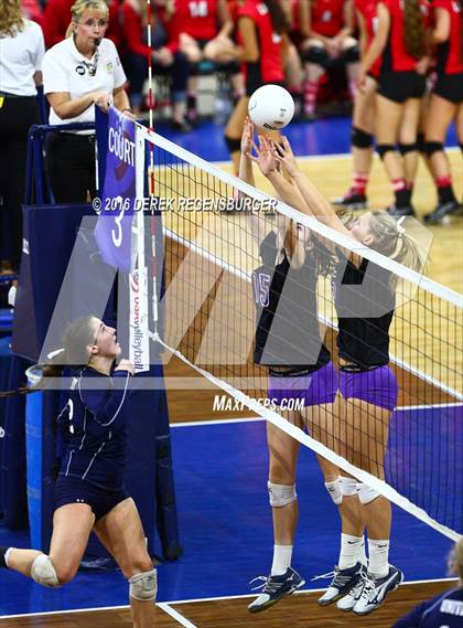 Thumbnail 2 in Bayfield vs University (CHSAA 3A Playoff) photogallery.