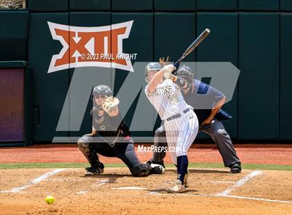 Thumbnail 1 in Lake Creek vs. Canyon (UIL 5A Softball Final) photogallery.