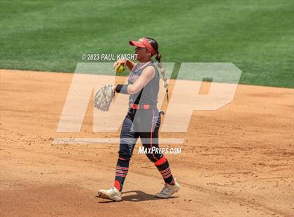 Thumbnail 3 in Lake Creek vs. Canyon (UIL 5A Softball Final) photogallery.