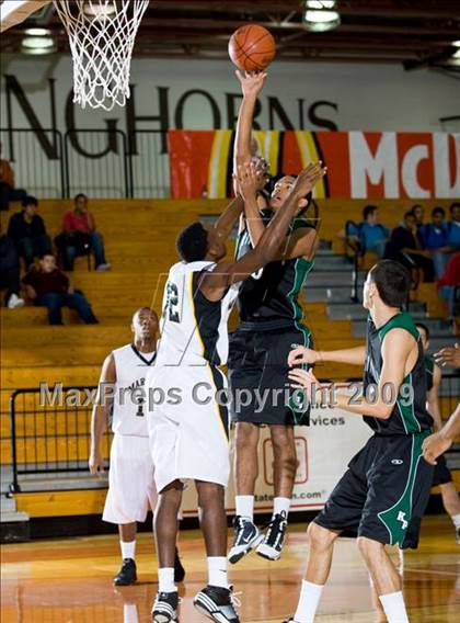 Thumbnail 3 in Kingwood Park vs. Marshall (McDonalds Texas Invitational) photogallery.