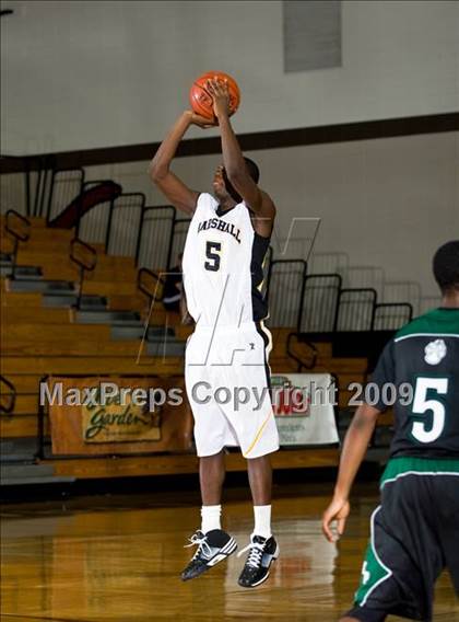 Thumbnail 1 in Kingwood Park vs. Marshall (McDonalds Texas Invitational) photogallery.