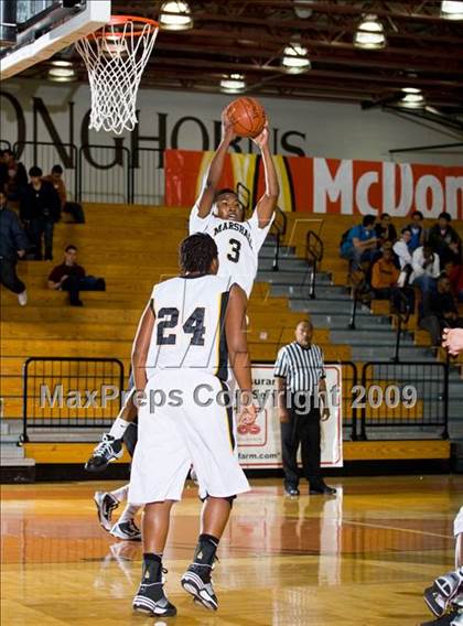 Thumbnail 3 in Kingwood Park vs. Marshall (McDonalds Texas Invitational) photogallery.