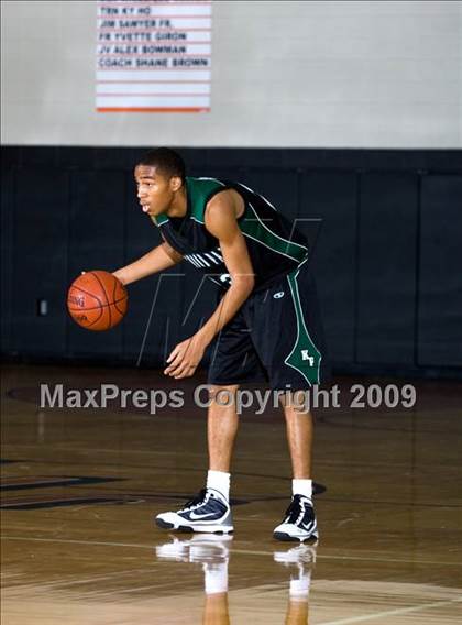 Thumbnail 3 in Kingwood Park vs. Marshall (McDonalds Texas Invitational) photogallery.