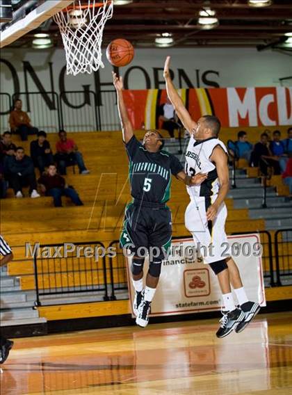 Thumbnail 1 in Kingwood Park vs. Marshall (McDonalds Texas Invitational) photogallery.
