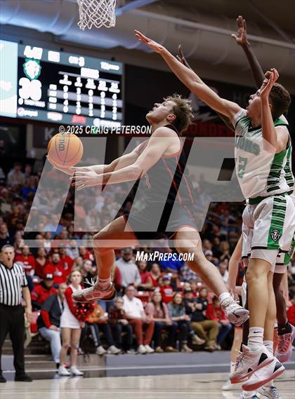 Thumbnail 2 in Payson vs. Hurricane (UHSAA 4A Semifinal) photogallery.
