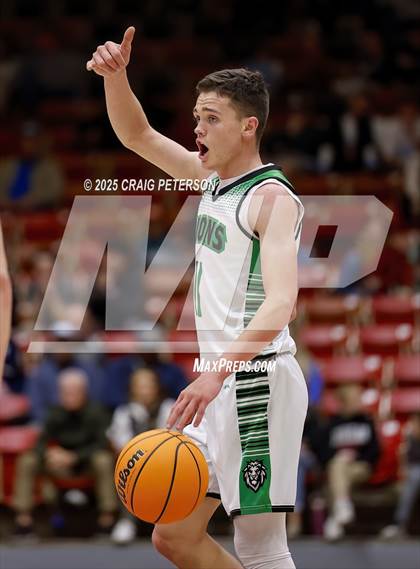 Thumbnail 2 in Payson vs. Hurricane (UHSAA 4A Semifinal) photogallery.