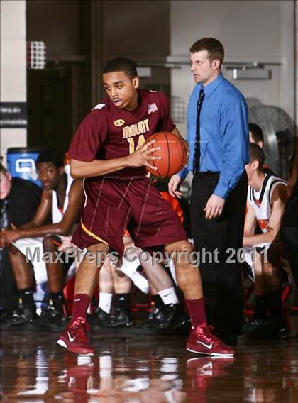 Thumbnail 1 in Mt. Vernon vs. Union-Endicott (NYS AA Regional Final) photogallery.