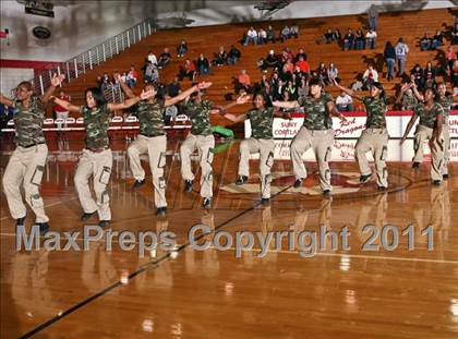 Thumbnail 2 in Mt. Vernon vs. Union-Endicott (NYS AA Regional Final) photogallery.