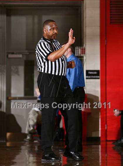 Thumbnail 2 in Mt. Vernon vs. Union-Endicott (NYS AA Regional Final) photogallery.