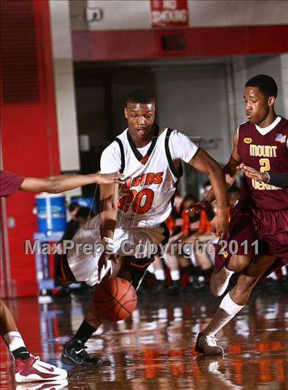 Thumbnail 1 in Mt. Vernon vs. Union-Endicott (NYS AA Regional Final) photogallery.