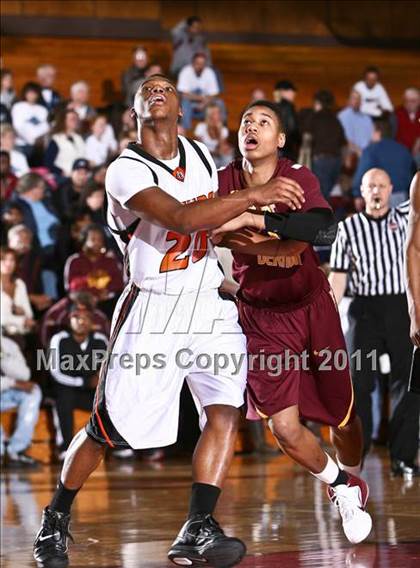 Thumbnail 1 in Mt. Vernon vs. Union-Endicott (NYS AA Regional Final) photogallery.