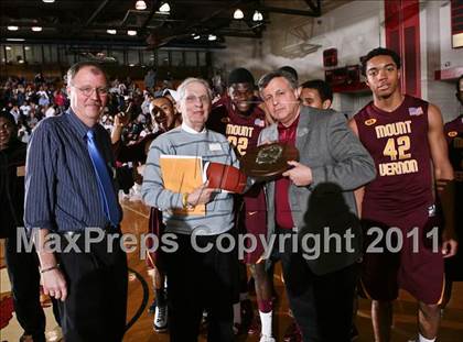 Thumbnail 1 in Mt. Vernon vs. Union-Endicott (NYS AA Regional Final) photogallery.