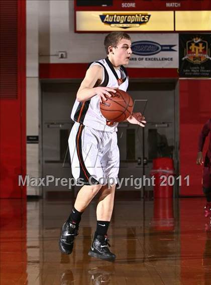 Thumbnail 1 in Mt. Vernon vs. Union-Endicott (NYS AA Regional Final) photogallery.